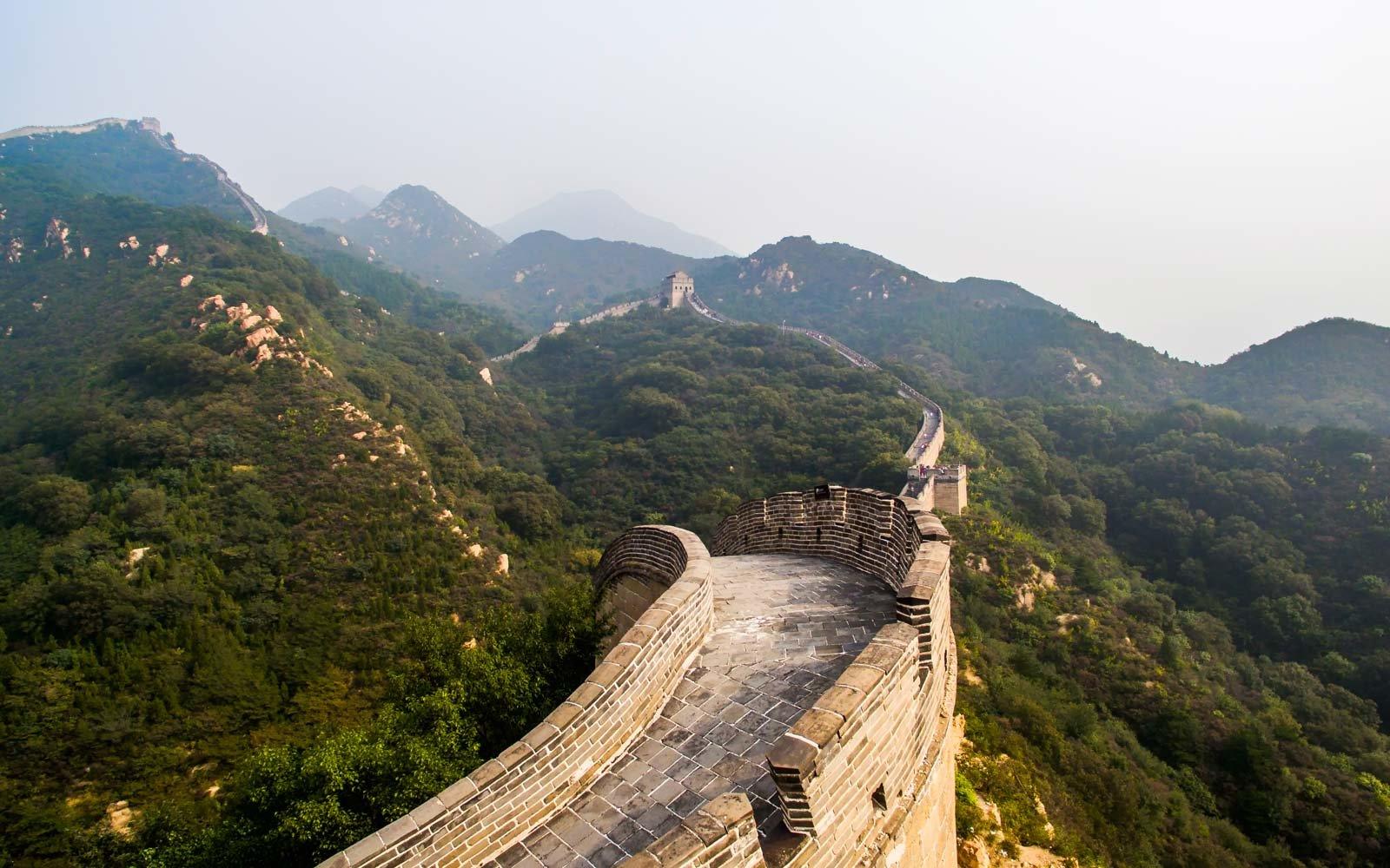 Почему великая китайская. Участок Великой китайской стены Мутяньюй. Великая китайская стена Бадалин. Гора Цзяошань (Великая китайская стена)+голова дракона. Китайская стена наследие ЮНЕСКО.