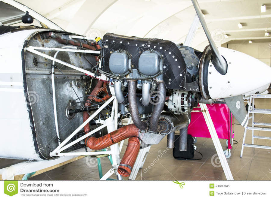 172 мотор. Cessna 152 engine. Мотор Цессна 172. Цесна двигатель v12. Авиационный двигатель на Cessna.