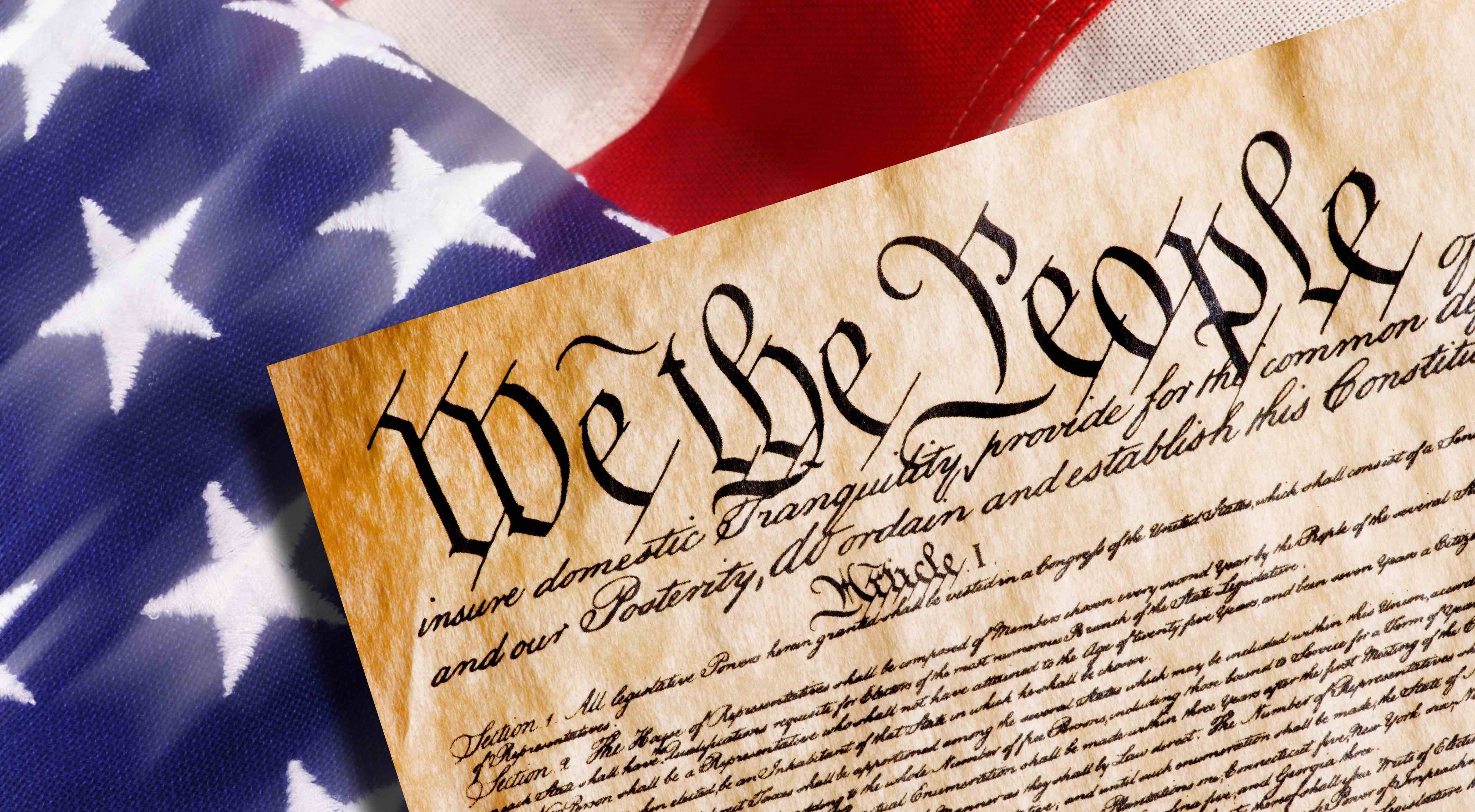 Constitution er ru. Конституция США. Конституция США фон. We the people Конституция. We are the people Конституция США.