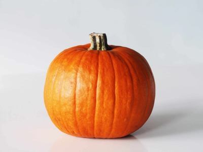 Wife Falls For The Old 'Kitchen Items You Don't Need But It's Shaped Like A  Pumpkin For Fall' Trick Again : r/satire_de_en