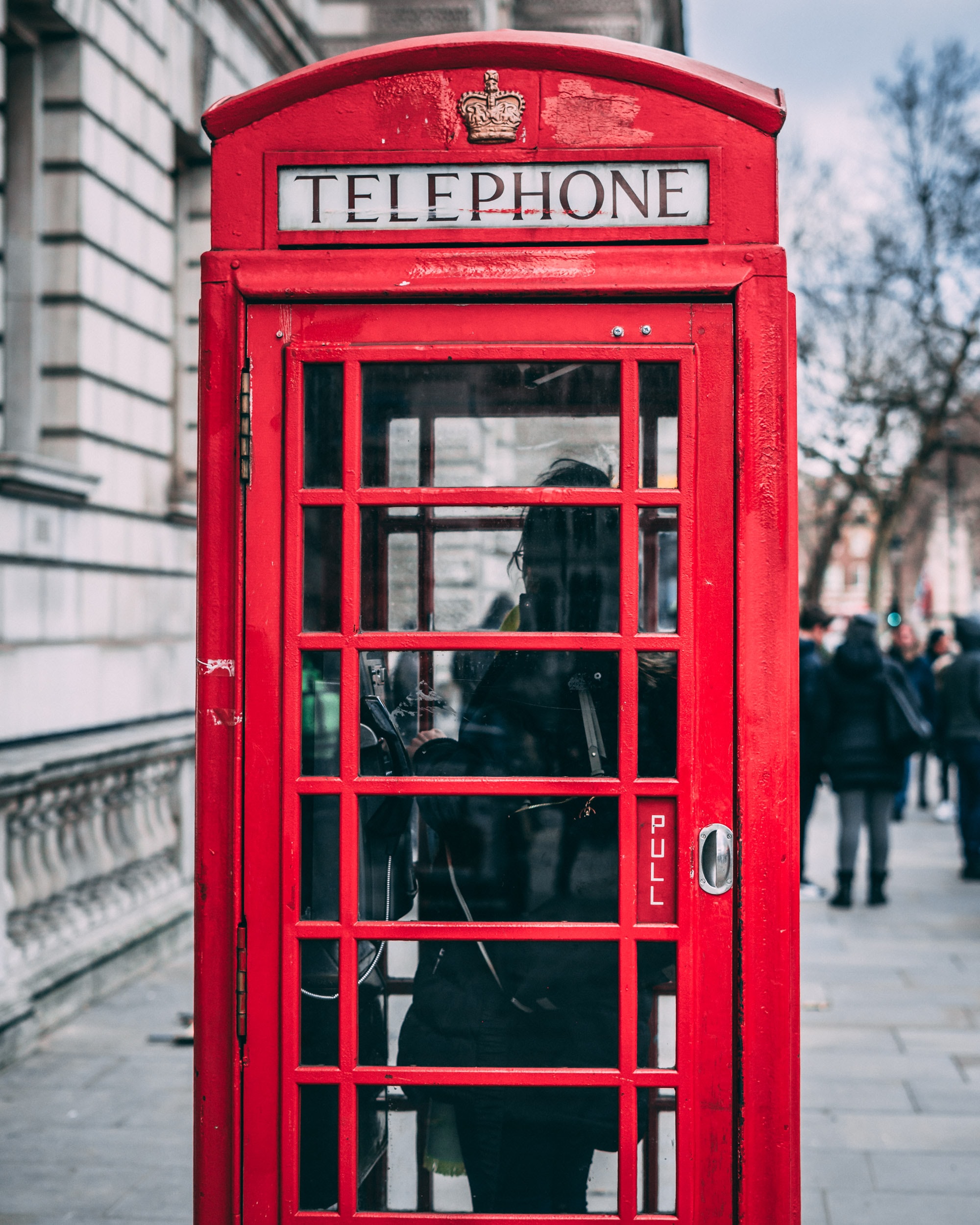 How Do You Answer The Telephone In France