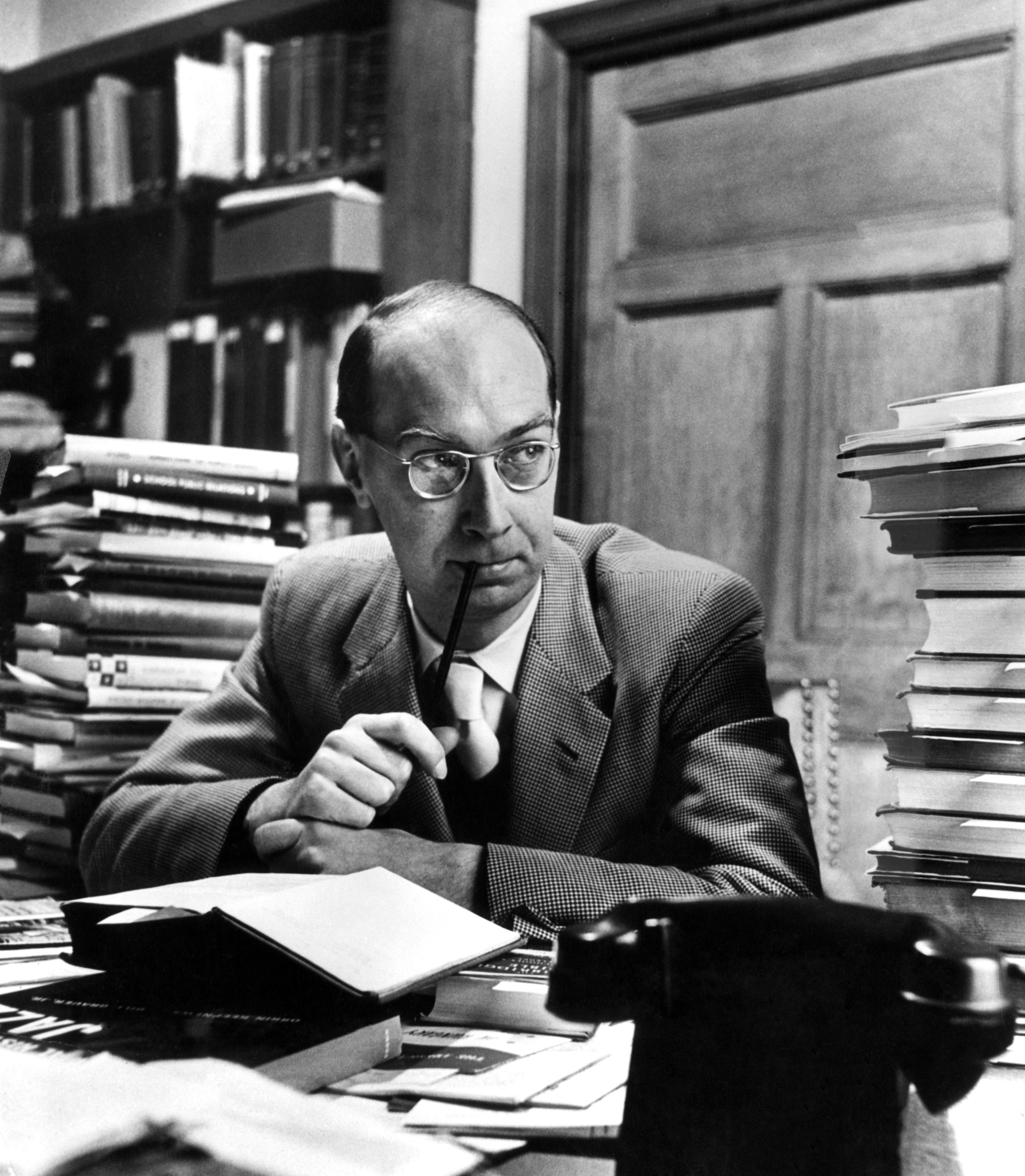 Days by Philip Larkin questions & answers for quizzes and worksheets ...