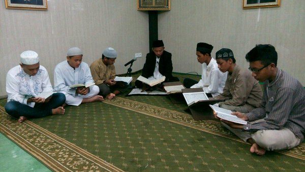 menurut teori mekah indonesia telah menjalin hubungan dengan mekkah sejak awal hijriah 17