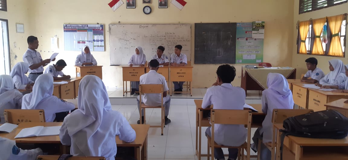 hukum coulomb dan gaya listrik - Kelas 3 - Kuis