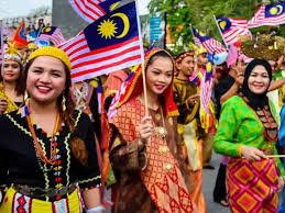 Keunikan Masyarakat Bumiputera Sarawak Dan Sabah / 10 4 Keunikan ...