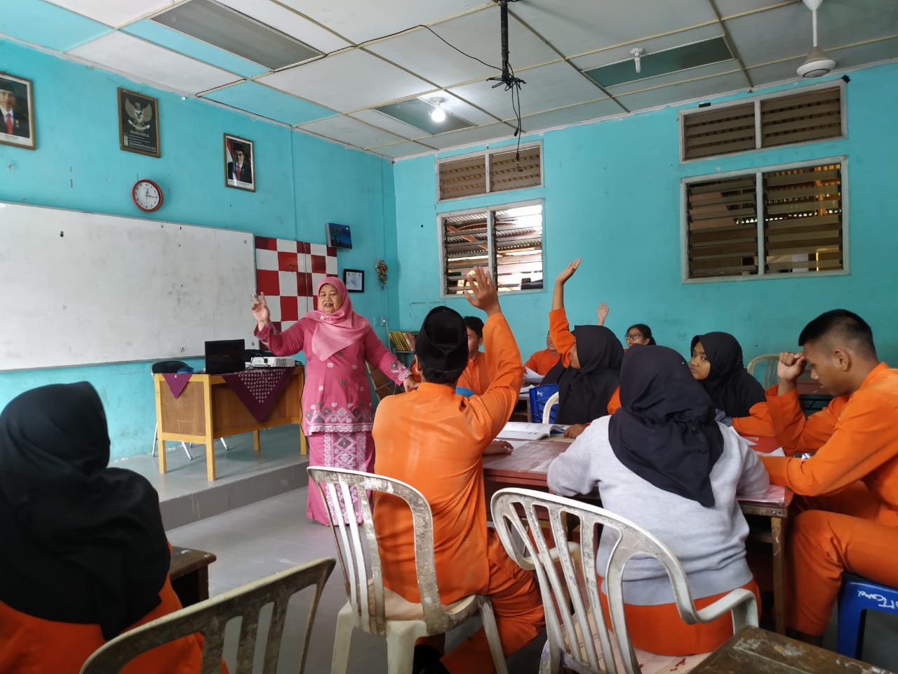 turunan kedua fungsi trigonometri - Kelas 12 - Kuis