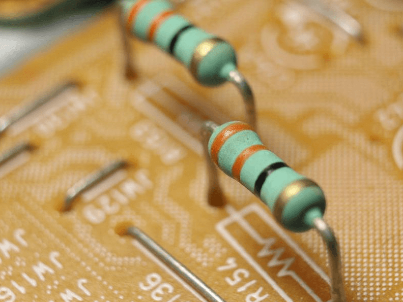 resistor seri dan paralel - Kelas 10 - Kuis